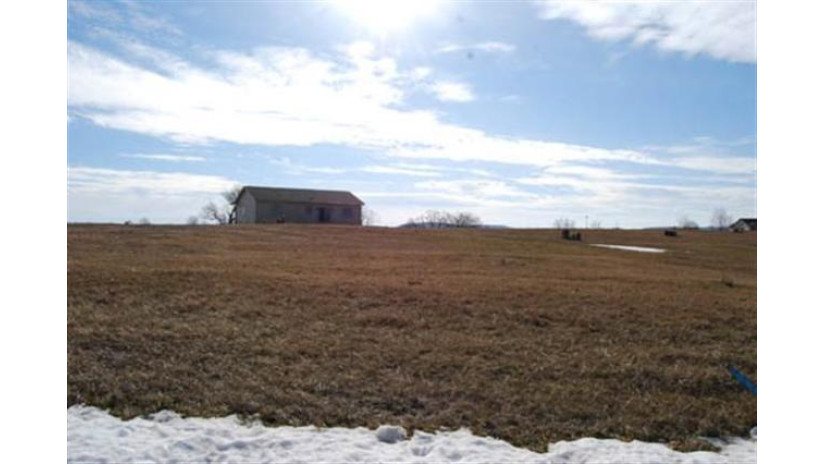 L70 Huntington Park Dr Reedsburg, WI 53959 by Re/Max Preferred $26,800