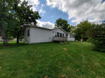 103 Mckinley St, Lancaster, WI 53813