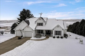 N842 Lake View Dr, Portland, WI 53579-9793