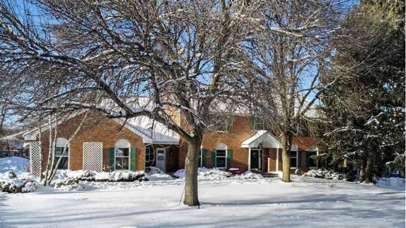 2969 Bryn Wood Dr Fitchburg, WI 53711 by Stark Company, Realtors $789,000