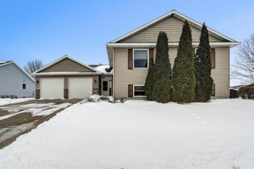 2023 Mustang Dr, Prairie Du Sac, WI 53578