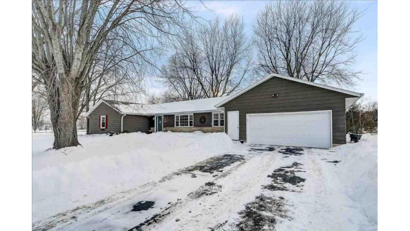 6411 S Windsor Prairie Rd Vienna, WI 53532 by Re/Max Preferred $350,000