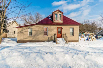 308 Clay St, La Valle, WI 53941