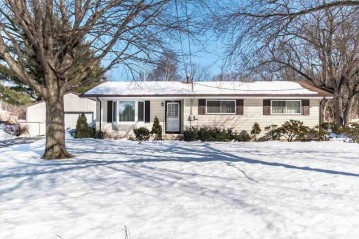 236 Nelson St, Sharon, WI 53585