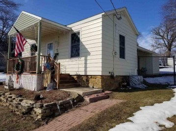 107 3rd St, Mineral Point, WI 53565-1503