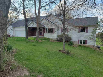 W13158 Cecile Cir, West Point, WI 53555