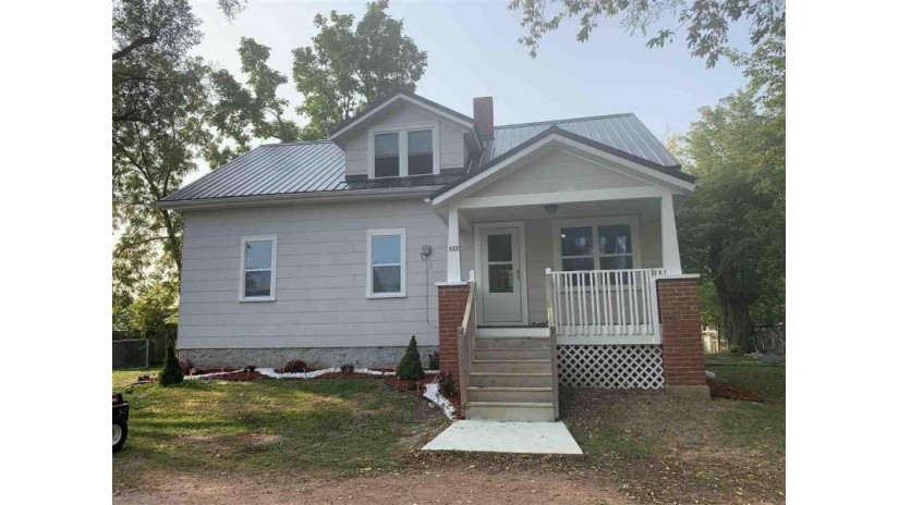 422 Pulaski Street Pulaski, WI 54162 by Smart Move Realty $219,900