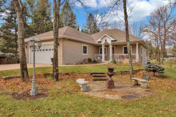 291 Penhurst Way, Nekoosa, WI 54457