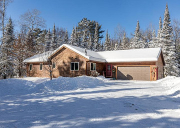 10259 Good Life Ln, Boulder Junction, WI 54512