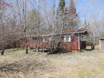 W7268 Riverside Rd, Norwood, WI 54409