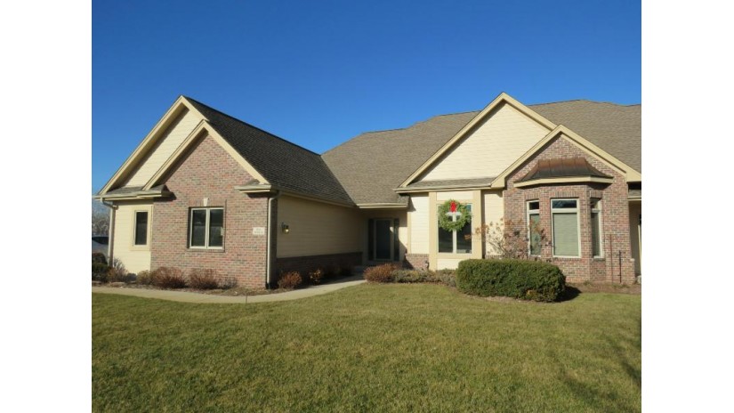 N12W29134 Creekside Ct Delafield, WI 53188 by Realty Executives - Integrity $450,000