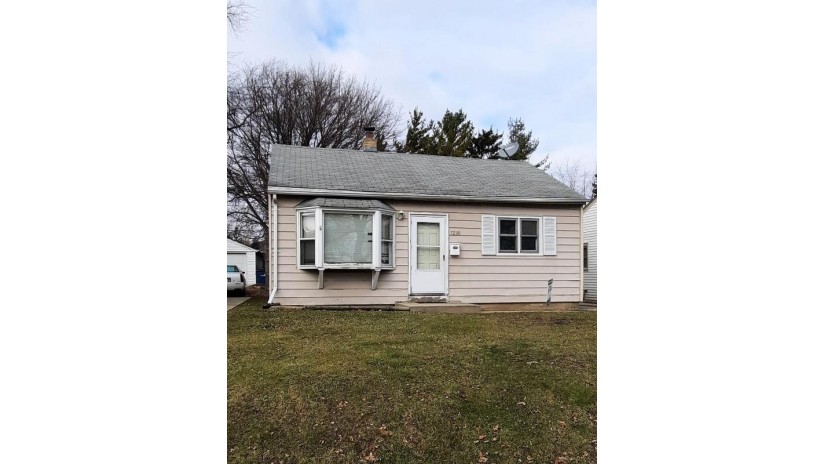 7230 W Grantosa Dr Milwaukee, WI 53218 by Realty Executives - Elite $74,000