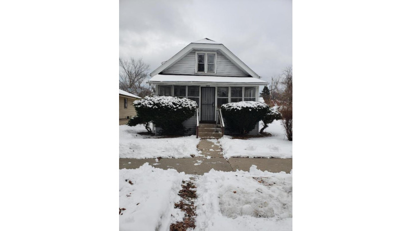 4918 N 19th Pl Milwaukee, WI 53209 by Berkshire Hathaway HomeServices Metro Realty $94,900