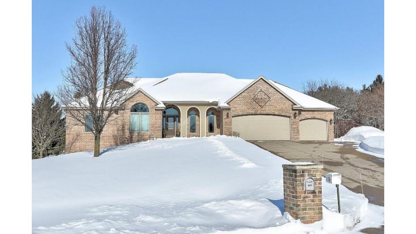 825 E Orchard View Dr Janesville, WI 53545 by Keller Williams Realty Signature $650,000