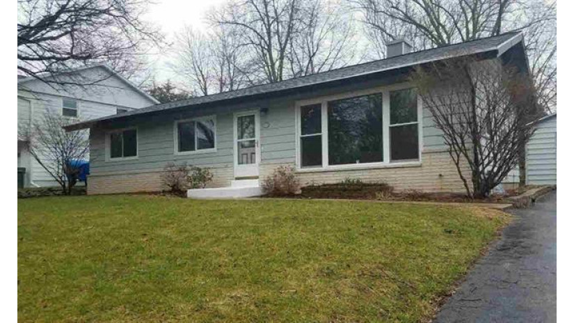 1517 Bridge St Watertown, WI 53094 by RE/MAX Preferred~Ft. Atkinson $174,900