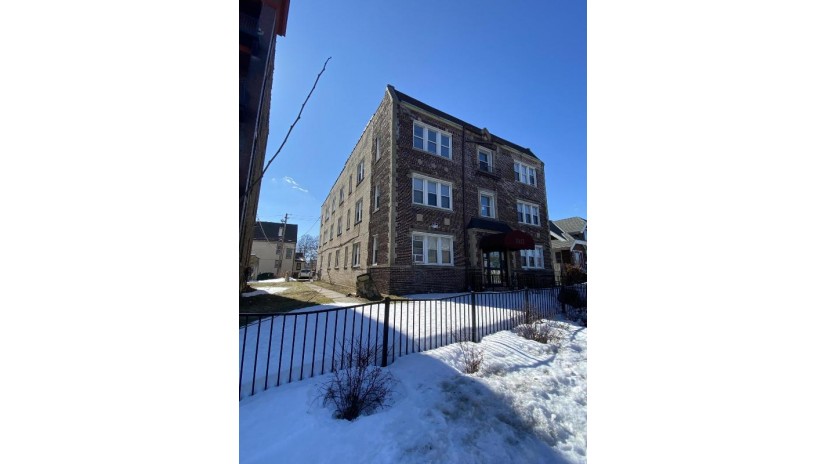 2413 W National Ave Milwaukee, WI 53204 by Berkshire Hathaway HomeServices Metro Realty $470,000
