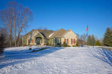 546 Hidden Glen Ct, Richfield, WI 53017-9393