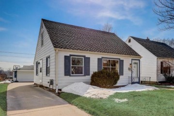 6127 W Arthur Ave, West Allis, WI 53219-2148