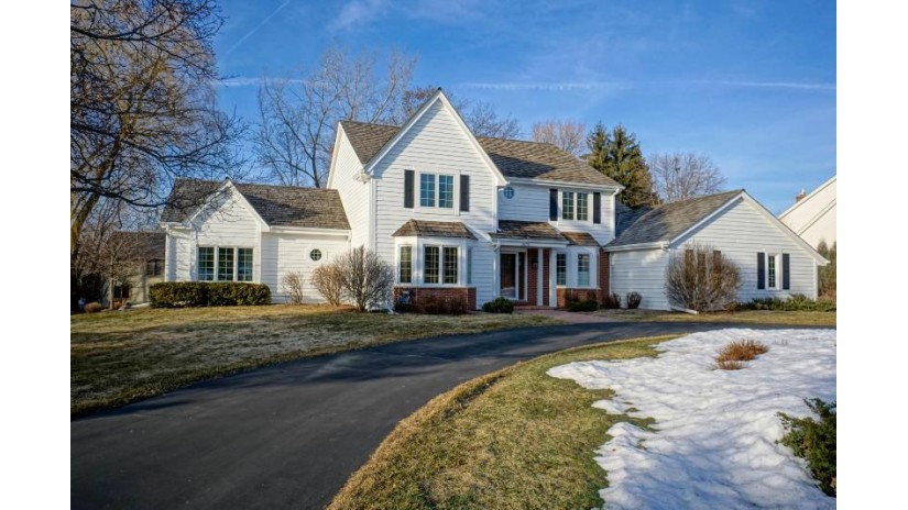 20710 Bartlett Dr Brookfield, WI 53045 by Lake Country Flat Fee $835,000