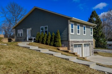 1920 Francis St, Waukesha, WI 53188-2820