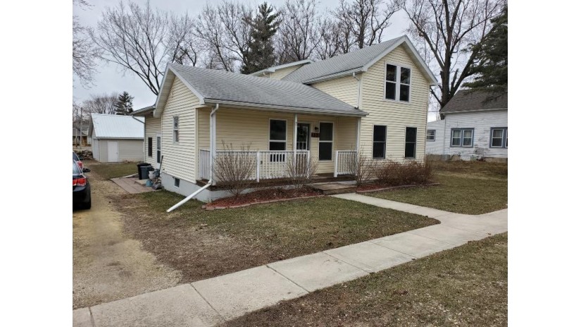 213 Station St Sharon, WI 53585 by Hibl's Real Estate Sales, Inc. $209,900