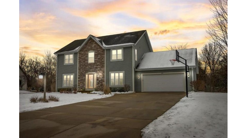 3091 W Yorkshire Cir Franklin, WI 53132 by RE/MAX Realty Pros~Hales Corners $434,900