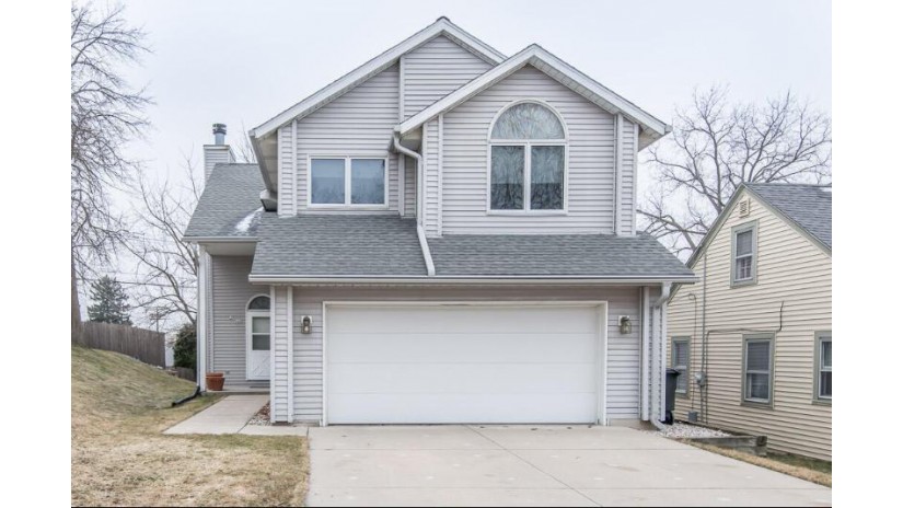 342 N 113th St Wauwatosa, WI 53226 by Denali Realty  Group, LLC $279,900