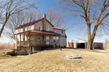 S8394 Dolan Rd, Franklin, WI 54628