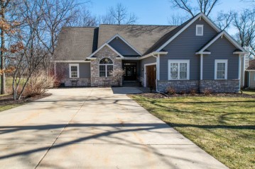 1811 Prestwick Dr, Geneva, WI 53147-4955