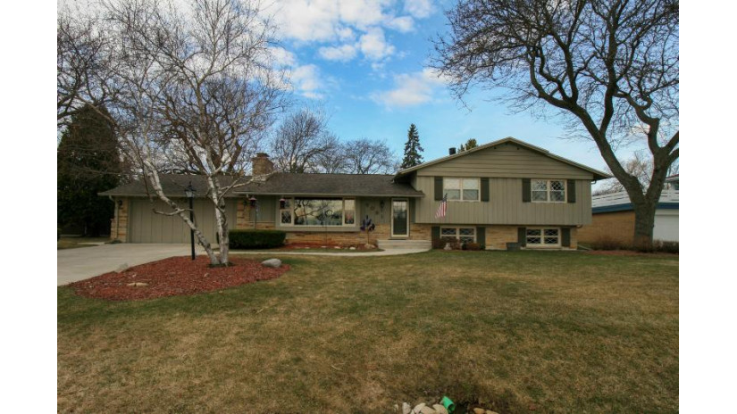 9081 N King Rd Bayside, WI 53217 by Redefined Realty Advisors LLC $389,900