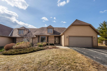 2063 Upper Ridge Rd, Port Washington, WI 53074