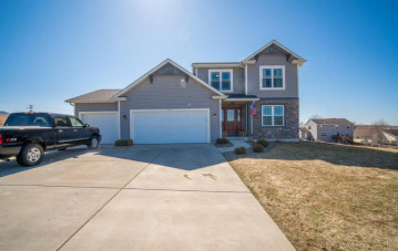 W1417 Valley View Ct, Ixonia, WI 53036