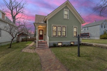 2529 S Delaware Ave, Milwaukee, WI 53207