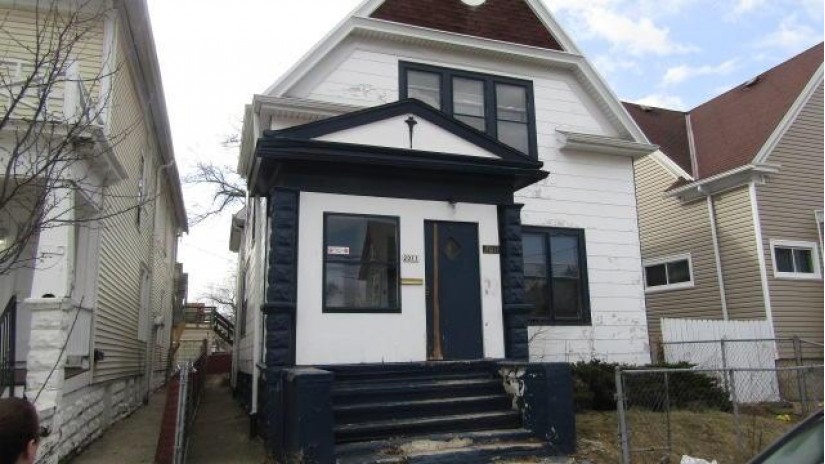 2011 W Scott St Milwaukee, WI 53204 by Alliant Realty $32,500