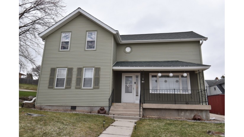 408 Carroll St Random Lake, WI 53075 by Shorewest Realtors $155,000