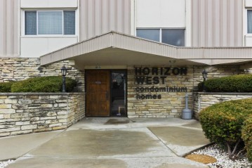 315 N West Ave 302, Waukesha, WI 53186