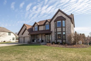 4494 S 121st St, Greenfield, WI 53228-4409