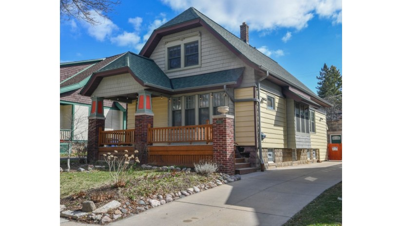 1508 N 54th St Milwaukee, WI 53208 by Shorewest Realtors $260,000
