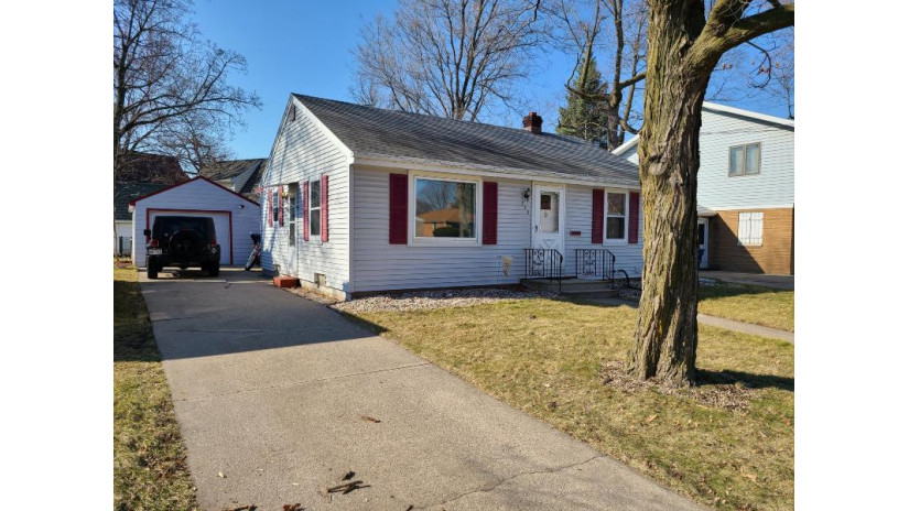 752 Appleton Rd Menasha, WI 54952 by Badgerland Real Estate & Associates, LLC $119,900