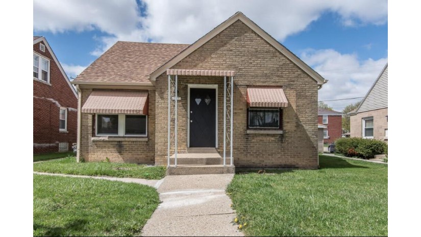 4561 N 26th St Milwaukee, WI 53209 by Keller Williams Momentum $115,000