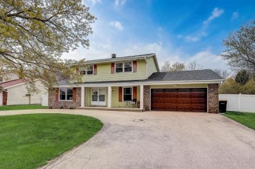 9135 N 51st St, Brown Deer, WI 53223