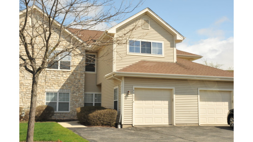 9363 S Cobblestone Way A Franklin, WI 53132 by Shorewest Realtors $180,000