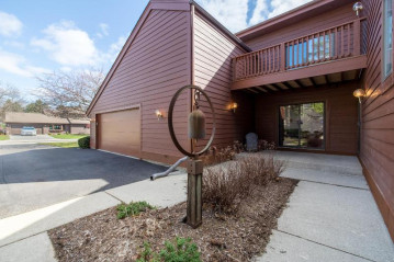 N80W13457 River Park Dr E46, Menomonee Falls, WI 53051-3991