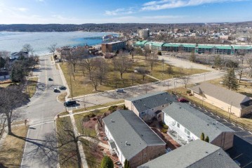 425 Baker St 204, Lake Geneva, WI 53147-2042