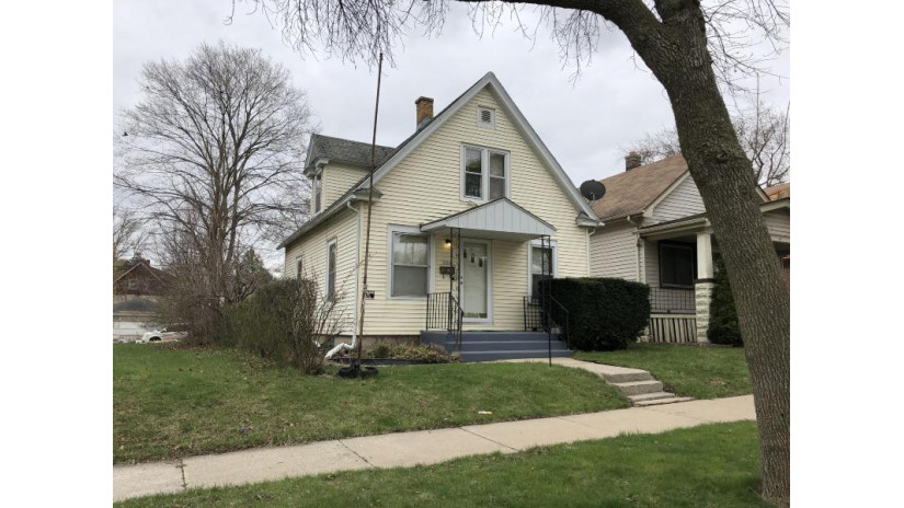 3115 W Fairmount Ave Milwaukee, WI 53209 by RE/MAX Lakeside-North $69,900