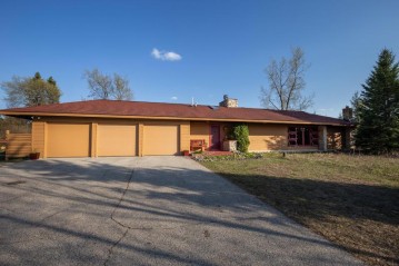 4351 St. Finbars Rd, Saukville, WI 53080-1221