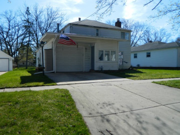 311 N 7th St, Delavan, WI 53115-1221