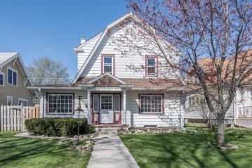 2157 S 67th Pl, West Allis, WI 53219-1308