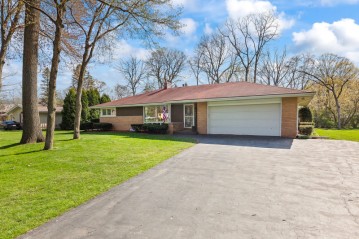 6446 S 123rd St, Franklin, WI 53132