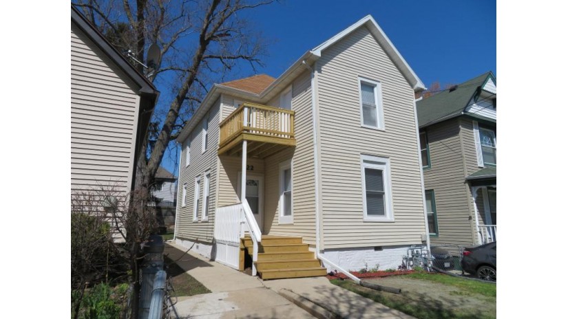 922 Racine St Racine, WI 53403 by Coldwell Banker Realty -Racine/Kenosha Office $115,000